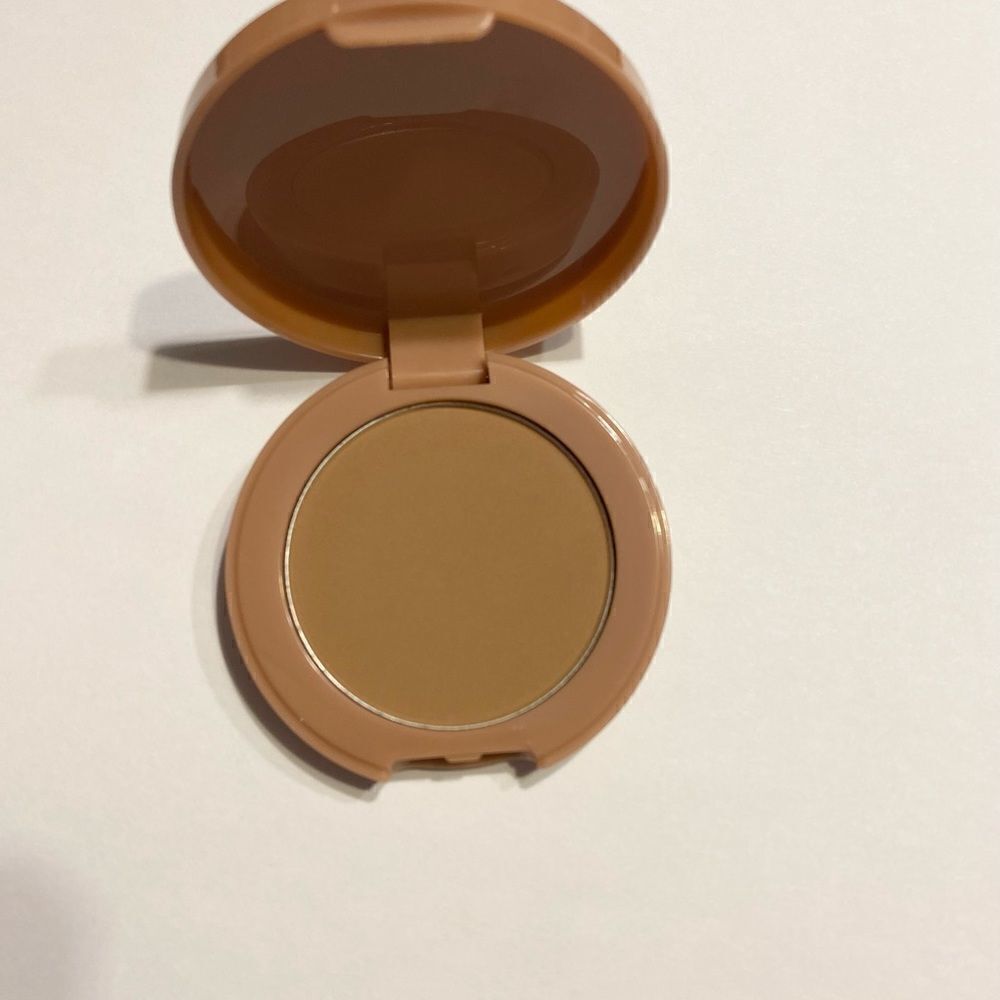 Hanalei Matte Bronzer  - Picture 3 of 6
